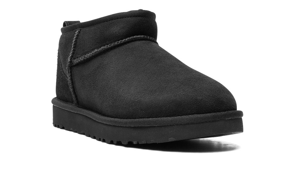 UGG CLASSICS ULTRA MINI MUJER "Triple Negro"