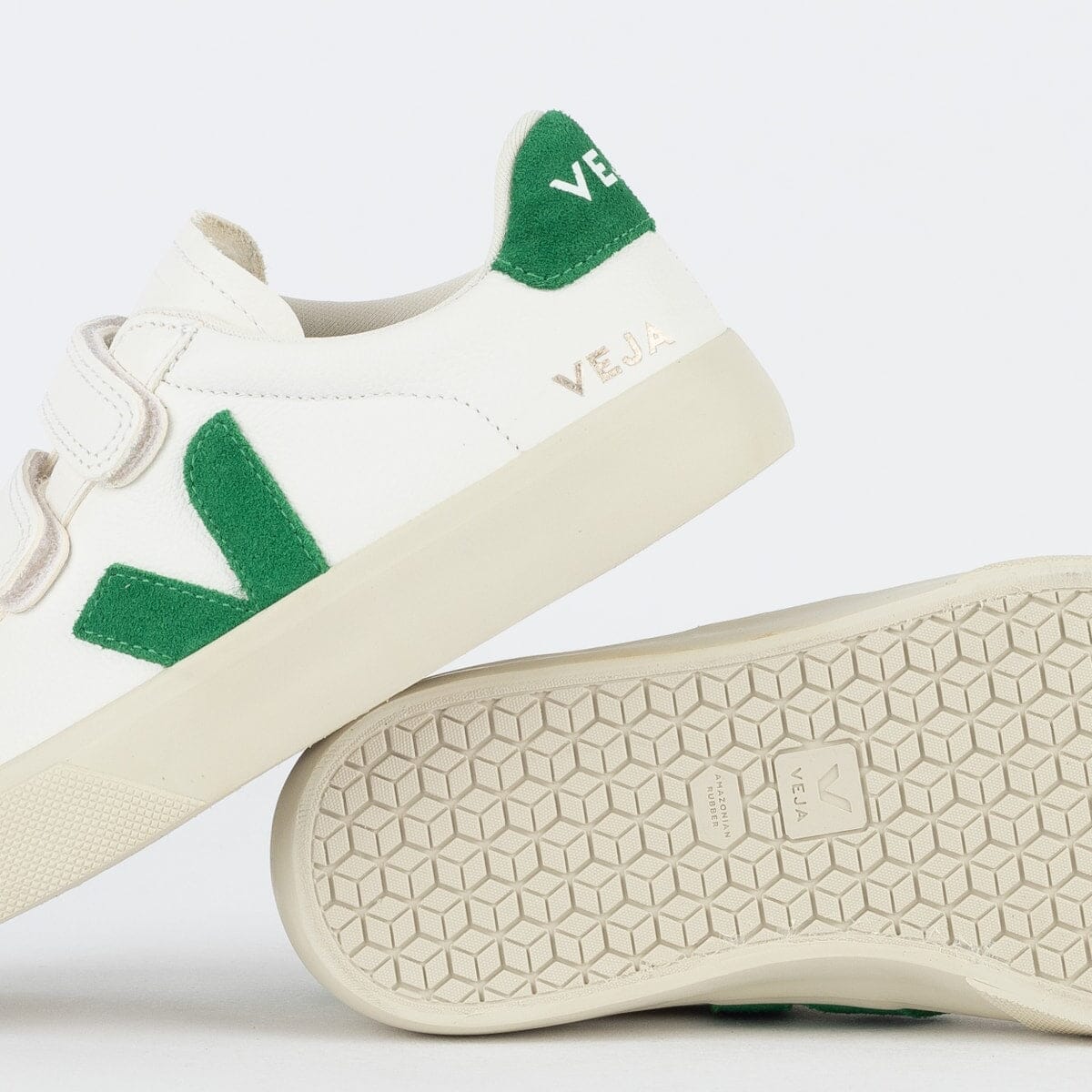 Zapatos Veja con logotipo de cuero Chromefree extra blanco