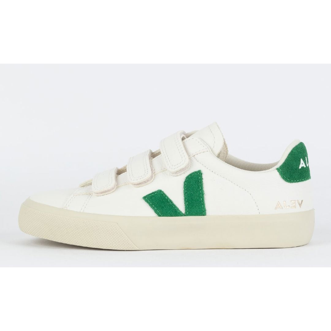 Zapatos Veja con logotipo de cuero Chromefree extra blanco