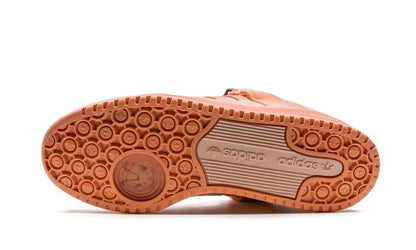 Huevo de Pascua rosa de Bad Bunny de Adidas 