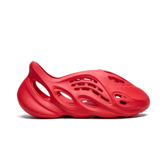 Adidas Yeezy Foam RNNR Bermellón 