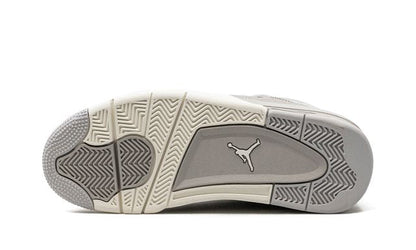 Air Jordan 4 Frozen Moments 