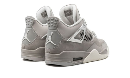 Air Jordan 4 Frozen Moments 
