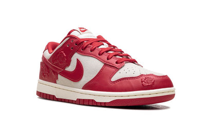 Dunk Low WMNS "Rosas Rojas"