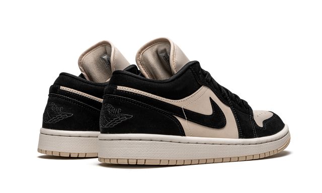Jordan 1 Low Negro Guayaba Hielo 