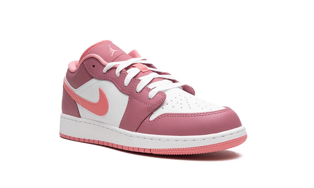 Jordan 1 Low Desert Berry 