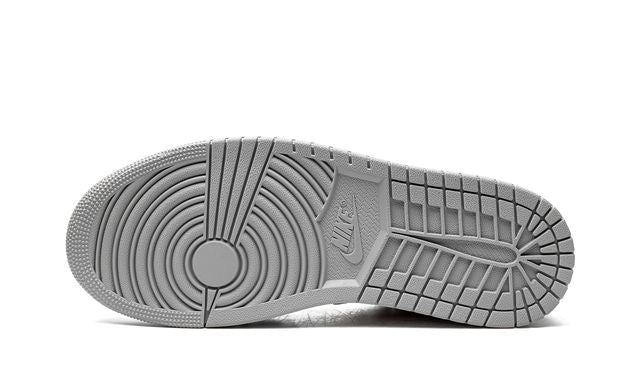 Jordan 1 Low SE Gris ahumado claro Rojo gimnasio 