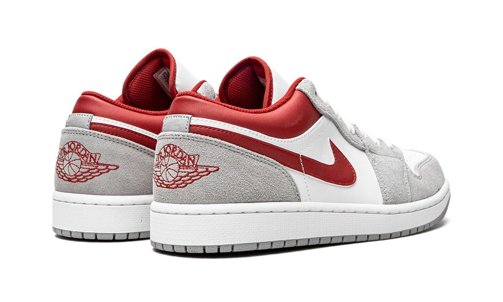 Jordan 1 Low SE Gris ahumado claro Rojo gimnasio 