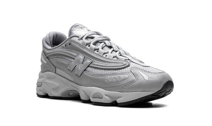 New Balance 1000 Plata Metálico Raincloud