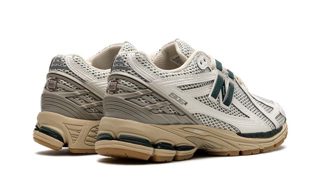 New Balance 1906R "Kith-Negro"