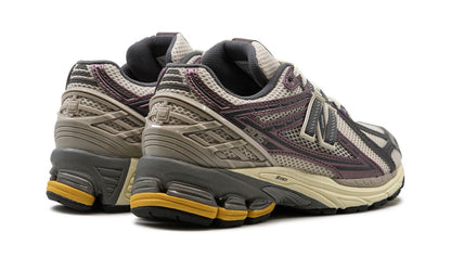 New Balance 1906R "LAKRITZE"