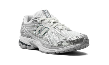 New Balance 1906R "PLATA METALIZADA"