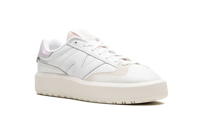 New Balance 302 "Blanco Mate Rosa"