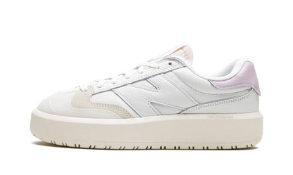 New Balance 302 "Blanco Mate Rosa"