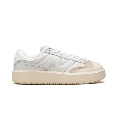 New Balance 302 „Weißer Mondstrahl“