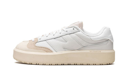 New Balance 302 „Weißer Mondstrahl“