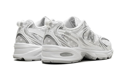 New Balance 530 Lunares Plateados Metálicos