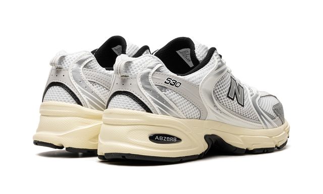 New Balance 530 Weiß / Silber