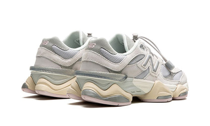 New Balance 9060 Grau Lila