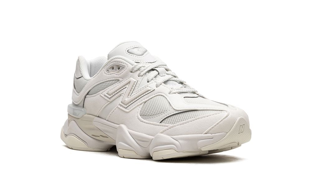 New Balance 9060 GS Grau