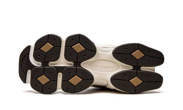 Ropa de trabajo New Balance 9060