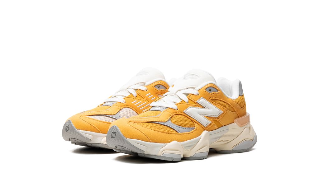New Balance 9060 Amarillo Beige