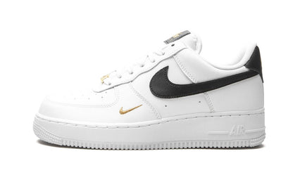 Nike Air Force 1 Essential Weiß Schwarz Gold