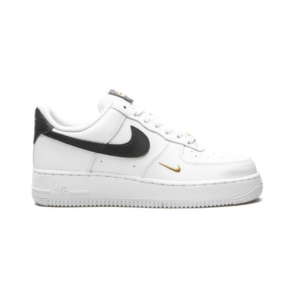 Nike Air Force 1 Essential Weiß Schwarz Gold