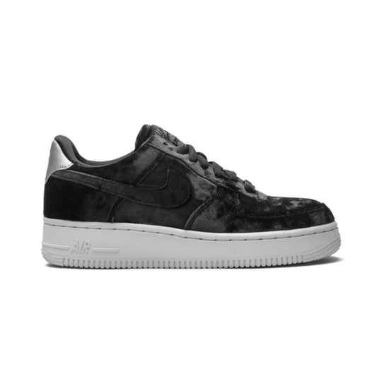 Nike Air Force 1 Low „Black Velvet“