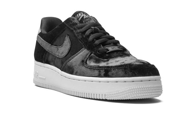 Nike Air Force 1 Low „Black Velvet“