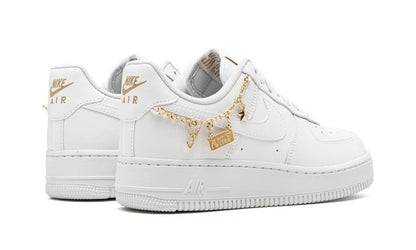 Nike Air Force 1 Low LX Weißer Anhänger