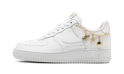 Nike Air Force 1 Low LX Weißer Anhänger