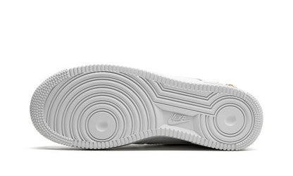 Nike Air Force 1 Low LX Weißer Anhänger