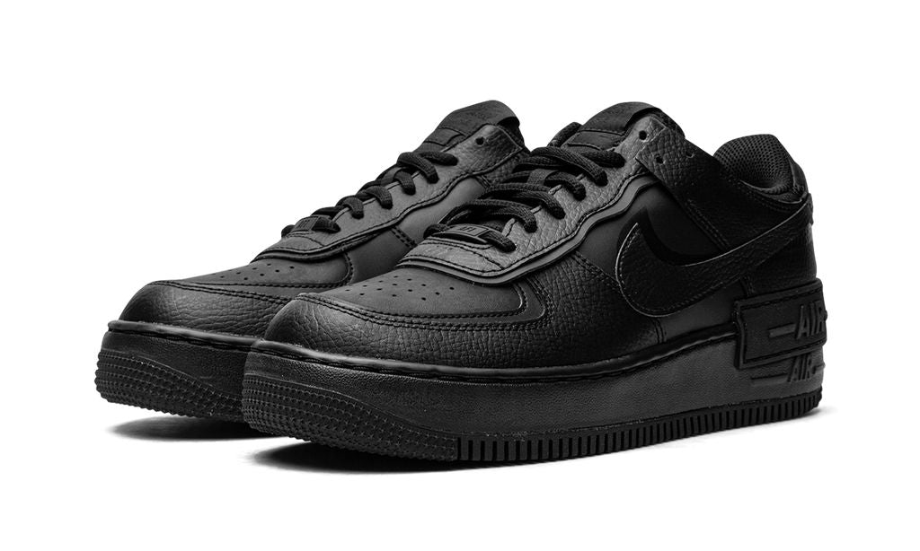Nike Air Force 1 Low SHADO para mujer "Triple Negro"
