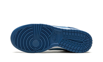 Nike Dunk Low Dark Marina Blau 