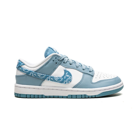 Nike Dunk Low Essential Paisley Pack getragen