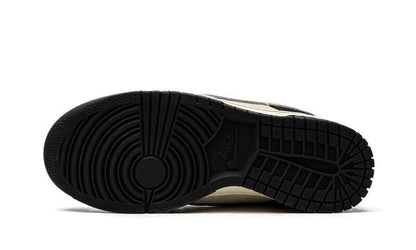 Nike Dunk Low LX Negro Gamuza Oro del Equipo