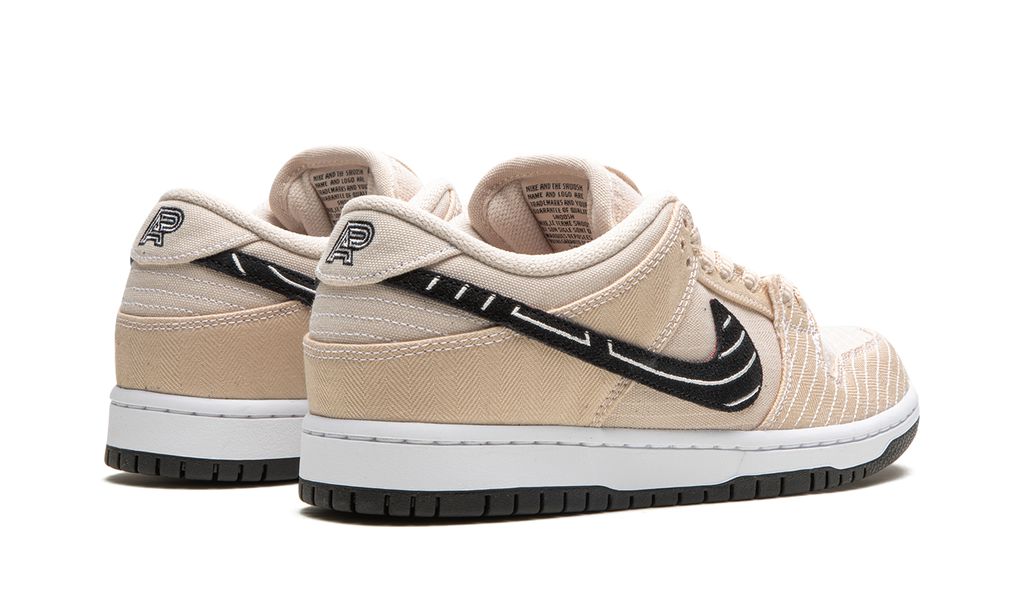Nike SB Dunk Low Albino &amp; Preto 'Jiu-Jitsu' 
