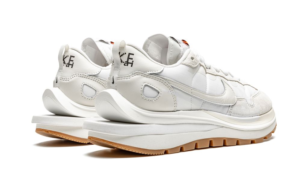 Nike Vaporwaffle Sacai Sail Gum 