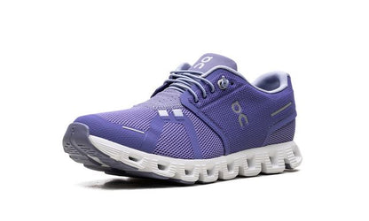 Zapatillas On Running Cloud 5 impermeables color arándano y pluma