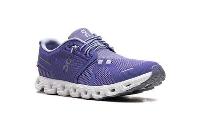 Zapatillas On Running Cloud 5 impermeables color arándano y pluma