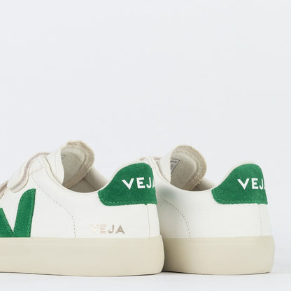 Zapatos Veja con logotipo de cuero Chromefree extra blanco 