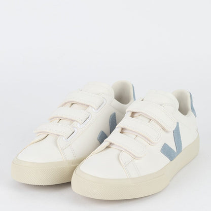 Zapatos Veja con logotipo de Chromefree en cuero extra blanco y acero