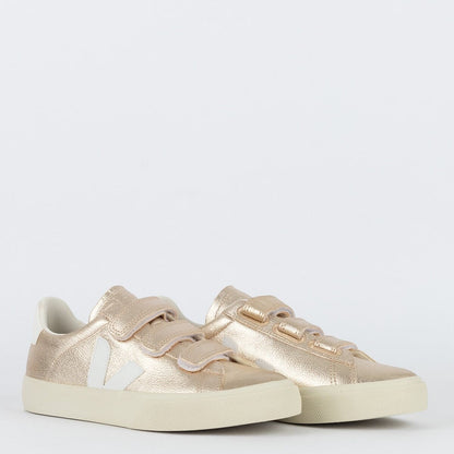 Zapatos Veja con logotipo de Chromefree en piel platino y blanco 